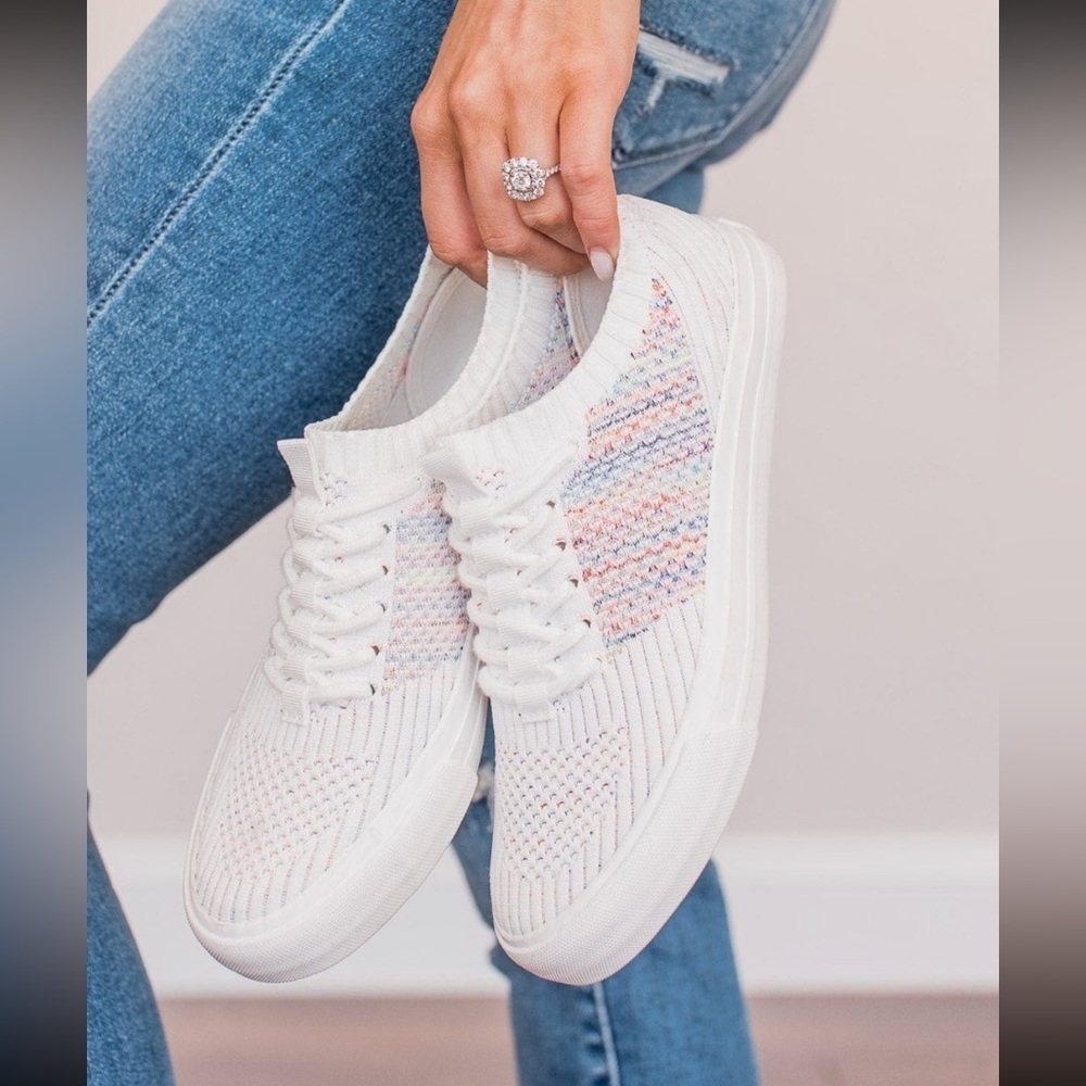 NWT | Gypsy Jazz Nayra Sneakers in White | Size 6
